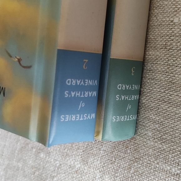 Martha's Vineyard Mystery Book Set - Picture 10 of 12